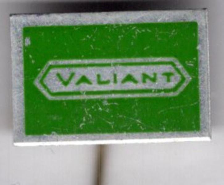 VALIANT groen op aluminium auto speldje ( D_098a ), Verzamelen, Speldjes, Pins en Buttons, Zo goed als nieuw, Speldje of Pin, Transport