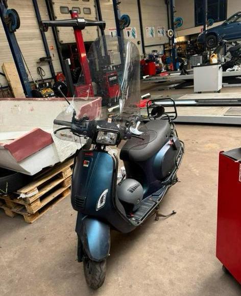 Killerbee GY6 scooter Project!, Fietsen en Brommers, Snorfietsen en Snorscooters, Gebruikt, Overige merken, Benzine, Ophalen