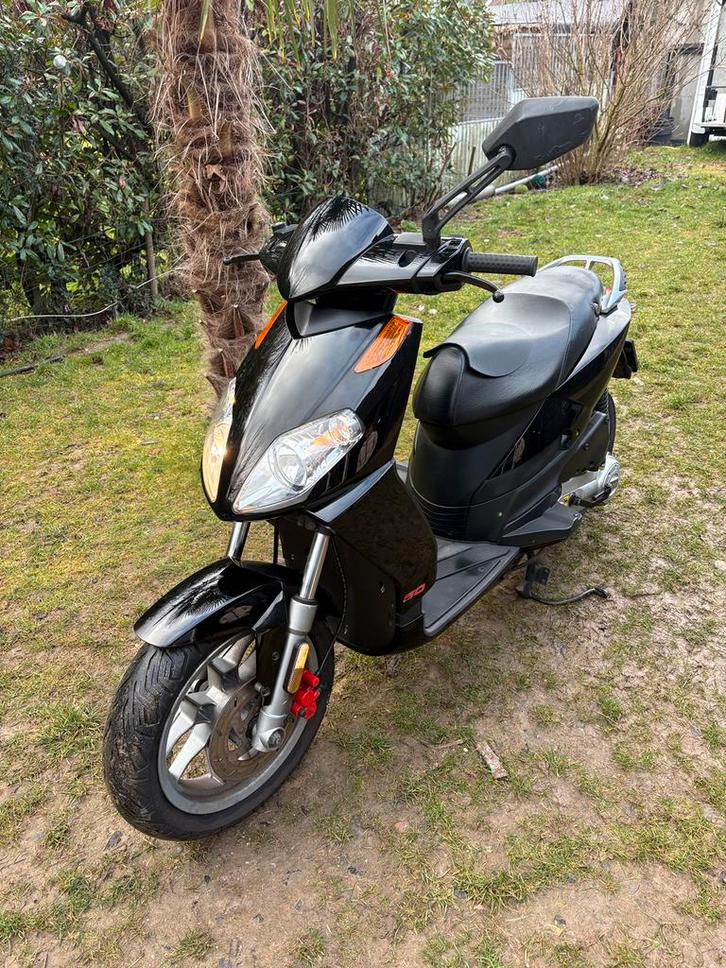 Aprilia SportCity One 4t te koop, Fietsen en Brommers, Scooters | Aprilia, Gebruikt, Overige modellen, Maximaal 45 km/u, Benzine