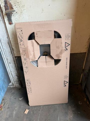 Spoelbak met aanrecht beschikbaar voor biedingen