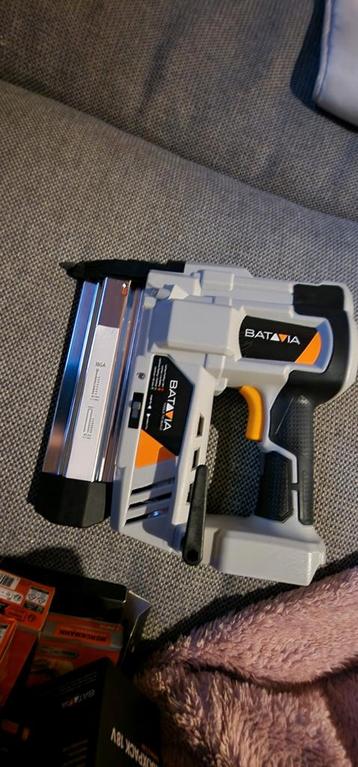Batavia Accu tacker 18V + Accu + Lader beschikbaar voor biedingen