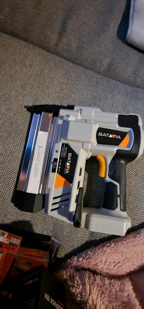 Batavia Accu tacker 18V + Accu + Lader, Doe-het-zelf en Verbouw, Gereedschap | Boormachines, Nieuw, Overige typen, Minder dan 400 watt