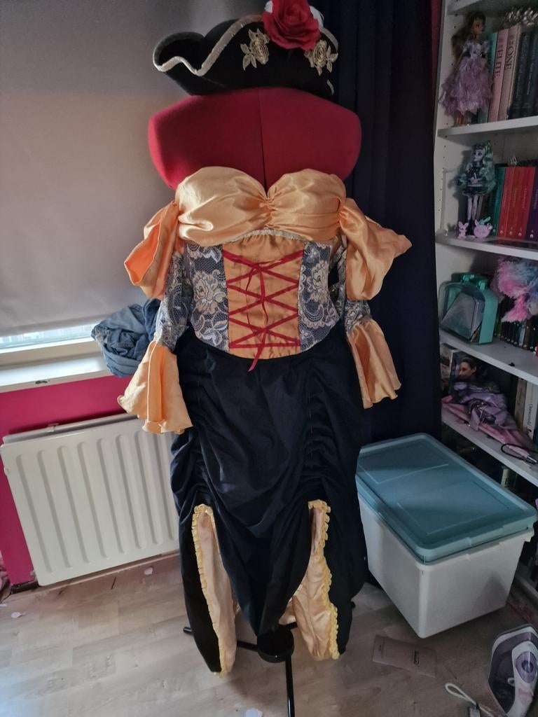 Piraten Jurk Kostuum - Maat S, Carnaval, Ophalen of Verzenden, Zo goed als nieuw, Kleding