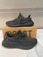 Yeezy Boost 350 V2 Black Non-Reflective - EU 42, Kleding | Heren, Schoenen, Zwart, Ophalen of Verzenden, Yeezy, Sneakers of Gympen