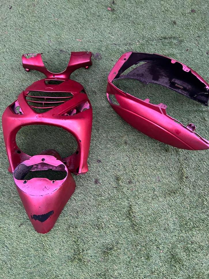 Piaggio zip kappenset, Fietsen en Brommers, Brommeronderdelen | Scooters, Zo goed als nieuw, Piaggio, Kap, Ophalen