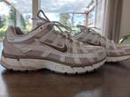 P-6000 Nike - grey /brown - 39 - nieuw!!, Kleding | Dames, Ophalen of Verzenden, Nieuw, Grijs, Sneakers of Gympen