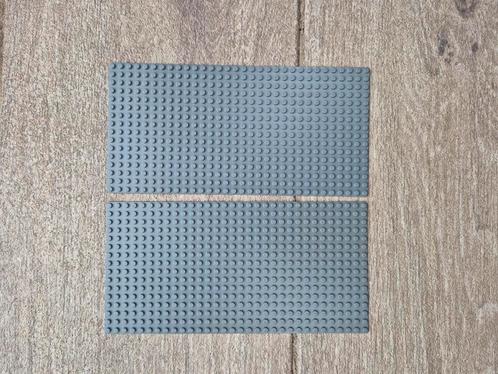 2 grijze lego grondplaten bouwplaten baseplates 16x32, Kinderen en Baby's, Speelgoed | Duplo en Lego, Gebruikt, Lego, Complete set