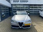 Alfa Romeo Giulia 2.0 T Q4 AWD Veloce 280PK Panoramadak, Auto's, Alfa Romeo, Te koop, Zilver of Grijs, Geïmporteerd, 5 stoelen