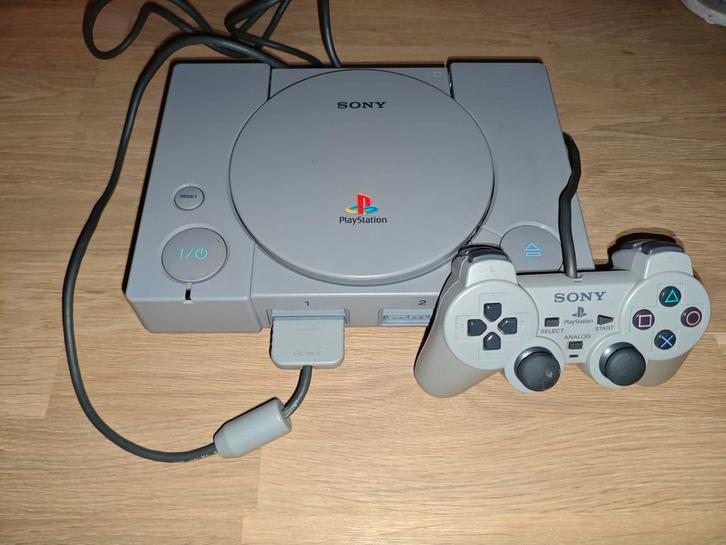 Hele nette PlayStation 1 met controller, Spelcomputers en Games, Spelcomputers | Sony PlayStation 1, Zo goed als nieuw, Met 1 controller