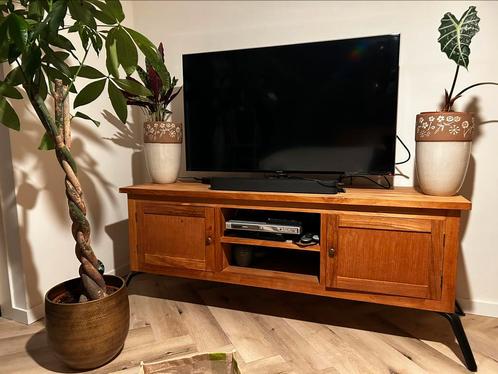 Ruime teakhouten tv kast, Huis en Inrichting, Kasten | Televisiemeubels, Zo goed als nieuw, Minder dan 100 cm, 150 tot 200 cm