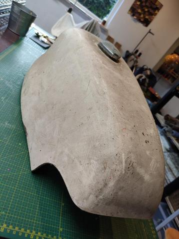 Polyester morortank beschikbaar voor biedingen