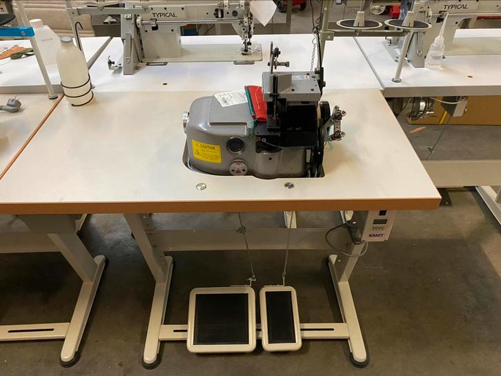 Industriele locmachine overlock voor tapijten carpets, Hobby en Vrije tijd, Naaimachines en Toebehoren, Nieuw, Lockmachine, Overige merken