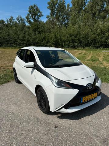 Toyota Aygo 1.0 12V Vvt-i Ddrs 2015 Wit beschikbaar voor biedingen