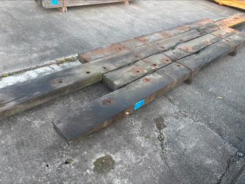 4 Hardhouten balken. 9x24 centimeter 2,6 en 4,6 meter lang beschikbaar voor biedingen