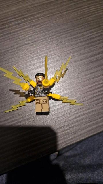 LEGO Electro minifigure beschikbaar voor biedingen