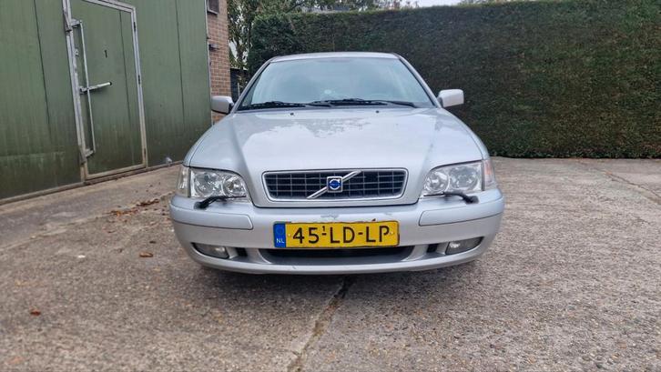 Volvo V40 1.8 AUT 2002 Grijs, Auto's, Volvo, Particulier, V40, ABS, Airbags, Airconditioning, Alarm, Boordcomputer, Centrale vergrendeling