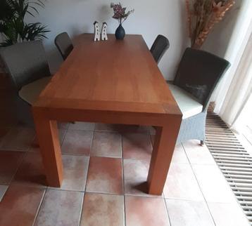 Eettafel, massief teak hout beschikbaar voor biedingen