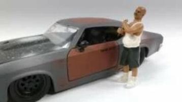 Auto Theft Figure #1 (Car Not included) beschikbaar voor biedingen