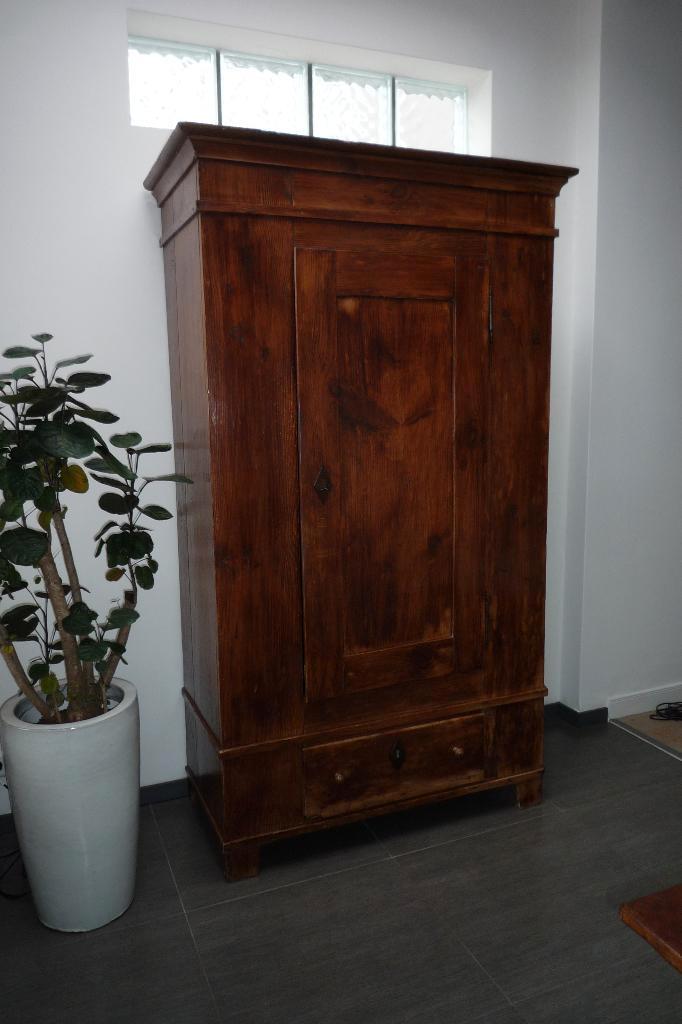 Antieke grenen Boerenkast uit Frankrijk., Huis en Inrichting, Kasten | Buffetkasten, Gebruikt, 150 tot 200 cm, 100 tot 150 cm