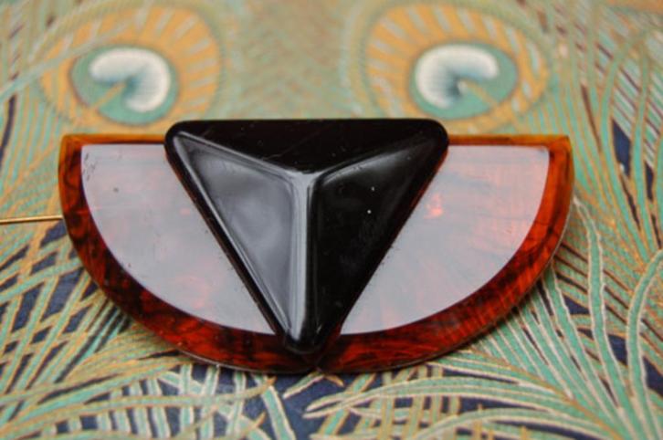Art Deco broche imitatie barnsteen: lucite-resin-hars, Sieraden, Tassen en Uiterlijk, Broches, Gebruikt, Overige materialen, Bruin