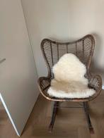 Rotan Schommelstoel met Kussen, Huis en Inrichting, Stoelen, Ophalen of Verzenden, Zo goed als nieuw, Bruin, Eén