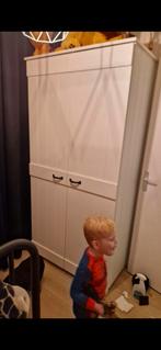 Grote witte kledingkast met zwarte grepen, Huis en Inrichting, Kasten | Kledingkasten, Ophalen, Gebruikt, 50 tot 100 cm, 150 tot 200 cm