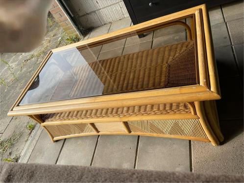 Vintage Bamboe Salontafel met Glazen Gerookt Blad, Huis en Inrichting, Tafels | Salontafels, Minder dan 50 cm, 100 tot 150 cm