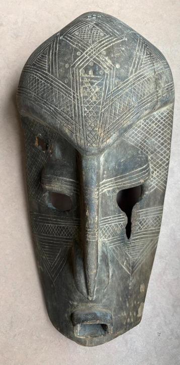 Groot, oud Afrikaans masker (Lega, Congo, Afrika) beschikbaar voor biedingen