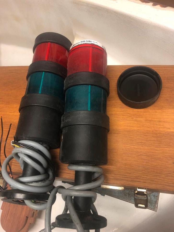 Stoplicht Rood/Groen 12V Spatwaterdicht, Doe-het-zelf en Verbouw, Elektra en Kabels, Gebruikt, Overige typen, Ophalen