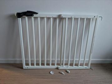Houten traphekje, verstelbaar beschikbaar voor biedingen