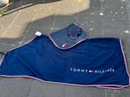 Tommy hilfiger fleece deken mt full dekje en oornetje, Dieren en Toebehoren, Paarden en Pony's | Dekens en Dekjes, Ophalen of Verzenden