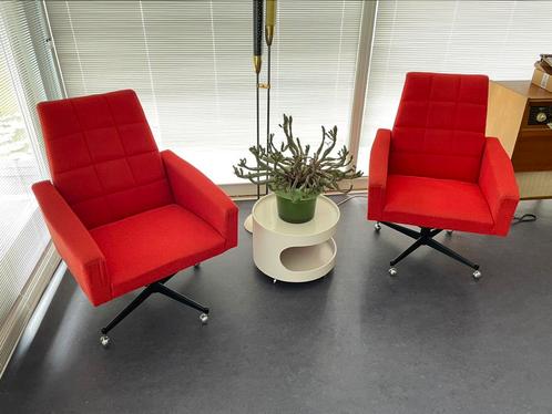 2 Mooie draaibare fauteuils 70s space age gaaf!, Huis en Inrichting, Fauteuils, Gebruikt, Stof, 50 tot 75 cm, Minder dan 75 cm