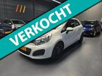 Kia Rio 1.2 CVVT ComfortLine NAVI BLUETOOTH AIRCO NAP NL AUT, Euro 5, Gebruikt, 4 cilinders, Wit