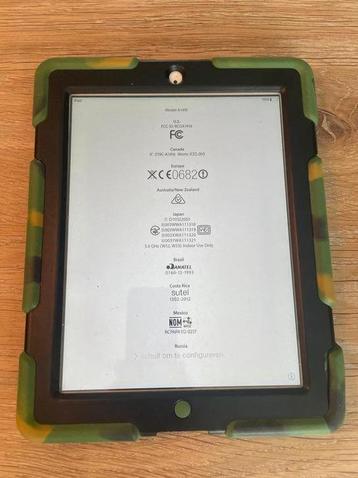 Ipad 3e generatie (A1416) met beschermhoes beschikbaar voor biedingen