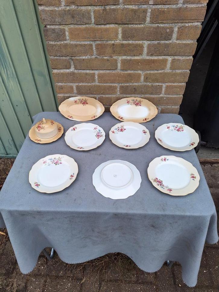 Vintage Servies - Tsjechoslowakije, Huis en Inrichting, Keuken | Servies, Gebruikt, Bord(en), Overige stijlen, Porselein, Ophalen of Verzenden