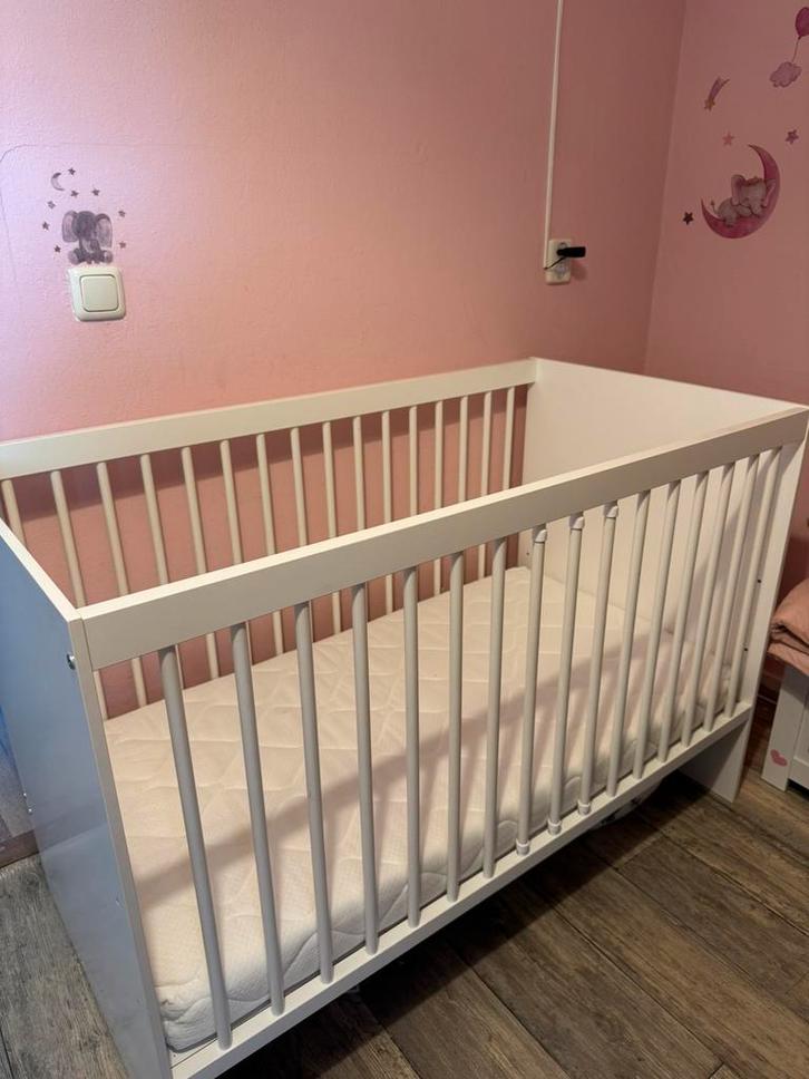 Ledikant mama loes (demi), Kinderen en Baby's, Kinderkamer | Complete kinderkamers, Zo goed als nieuw, Jongetje of Meisje, Ophalen