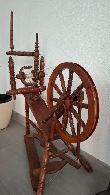 Spinnewiel beschikbaar voor biedingen