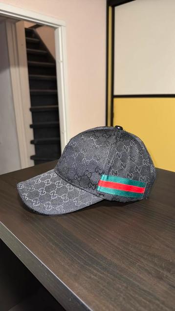 Gucci pet beschikbaar voor biedingen