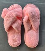 Fluffy roze sloffen met open teen nieuw! Maat 40/41, Ophalen of Verzenden, Nieuw, Roze