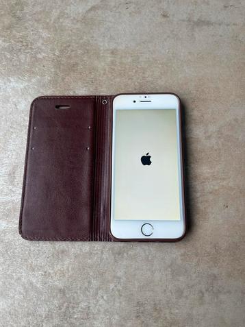 iPhone 6 - in prachtig ledere hoes beschikbaar voor biedingen