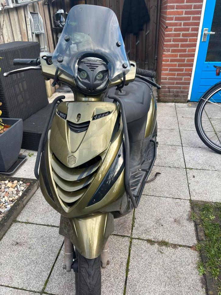 Piaggio zip, Fietsen en Brommers, Scooters | Piaggio, Zo goed als nieuw, Zip, Benzine, Ophalen