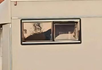 Set van 2 camperramen  beschikbaar voor biedingen