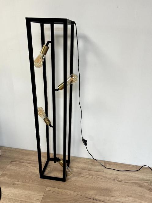 kamerlamp industrieel vloerlamp Otis zwart goud dimehouse, Huis en Inrichting, Lampen | Vloerlampen, Zo goed als nieuw, Glas, Metaal