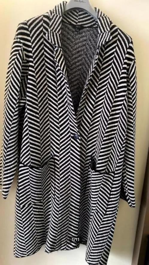 Prachtige YESTA mantel, vest maat 4, XXXL, 54-56, Kleding | Dames, Grote Maten, Zo goed als nieuw, Jas of Mantel, Verzenden