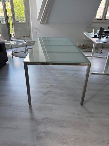 Tafel ikea 2 stuks beschikbaar voor biedingen