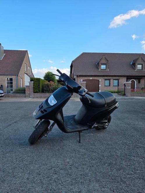 Piaggio typhoon 70cc, Fietsen en Brommers, Scooters | Piaggio, Zo goed als nieuw, Overige modellen, Maximaal 45 km/u, Tweetakt
