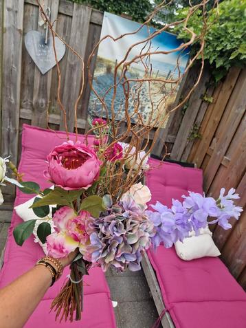 Zijde bloemen beschikbaar voor biedingen