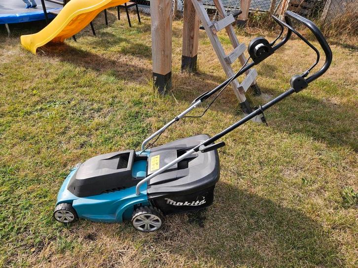 Makita electrische Grasmaaier - Gebruikt, Tuin en Terras, Grasmaaiers, Gebruikt, Elektrische grasmaaier, 30 t/m 39 cm, Cirkelmaaier