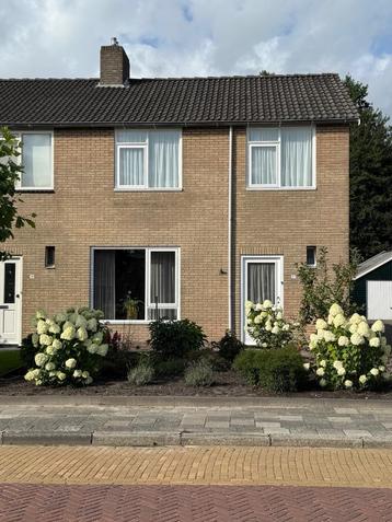 Prachtige 2 onder 1 kap woning te koop in Ee (Friesland!)  beschikbaar voor biedingen