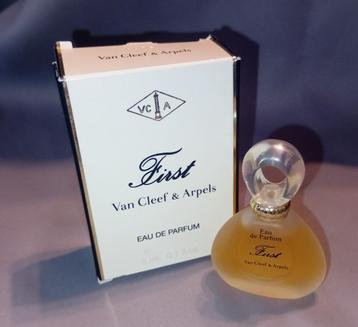 Volle parfum mini -  Van cleef & Arpels First mat + doosje beschikbaar voor biedingen
